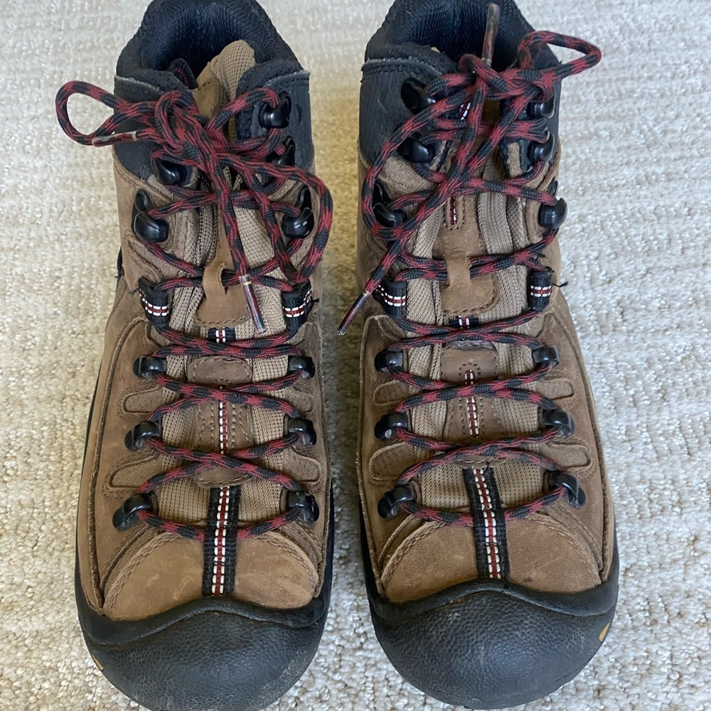 Keen Waterproof mid high hiking boots- ladies 7 1/2